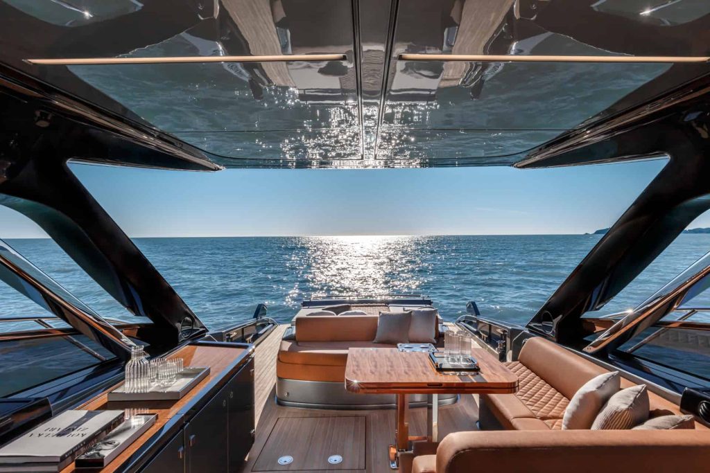 The hull colour is entirely Riva Shark Grey with Bright Black detailing