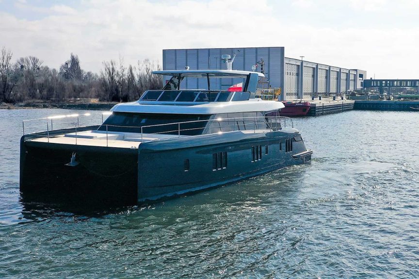 60 Sunreef Power Cruising