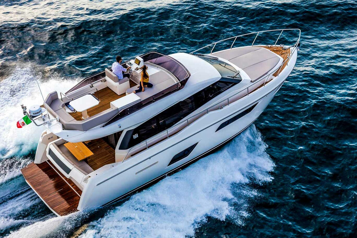 Motor boat Ferretti Yachts 450 running stern view
