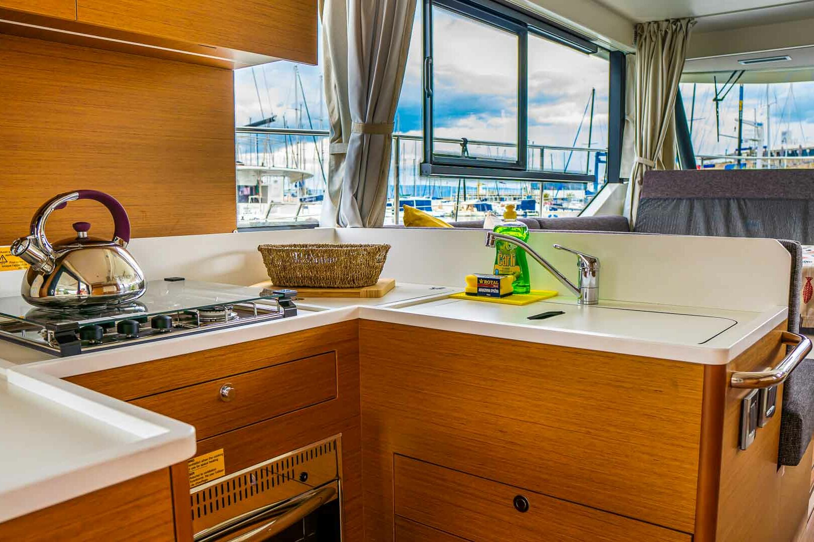 Motor boat Swift Trawler 41 galley
