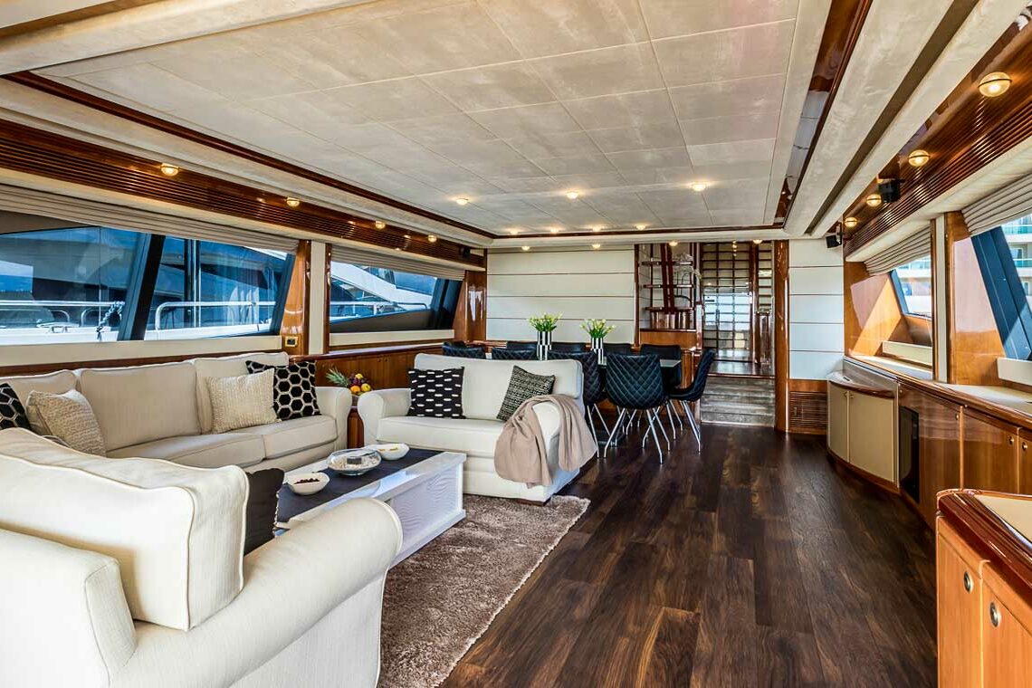 Luxury yacht Ferretti 880 Katariina salon entrance