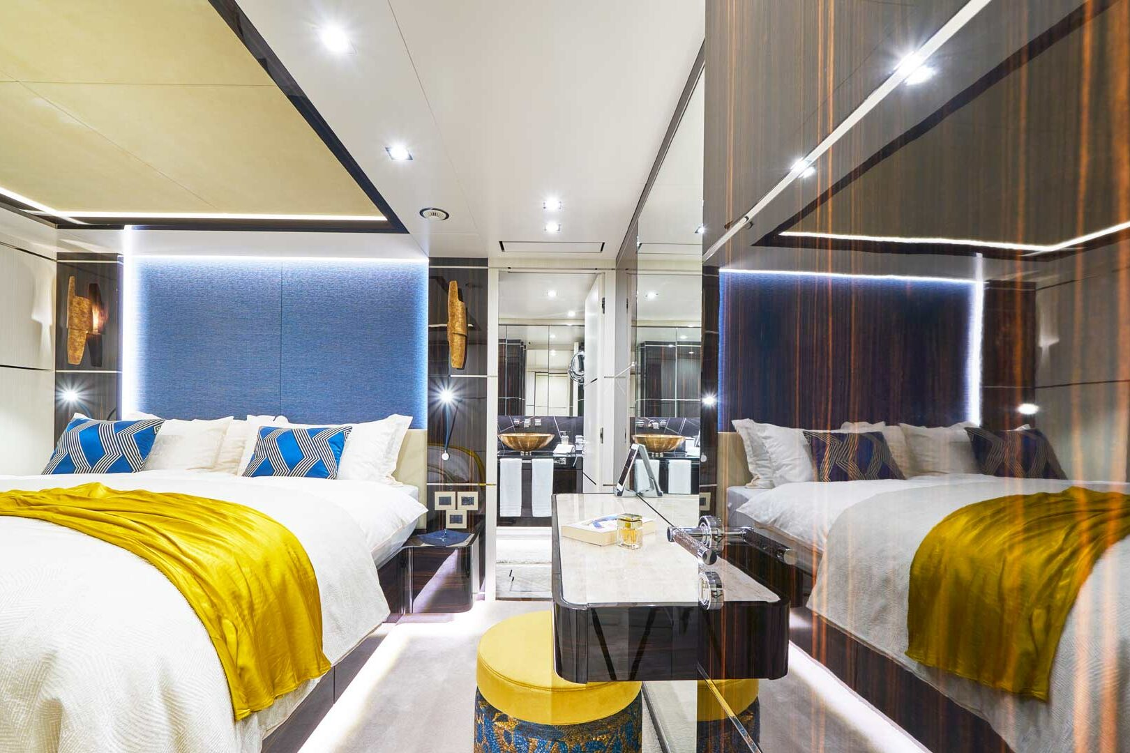 Luxury yacht Benetti Happy Me VIP cabin no.2