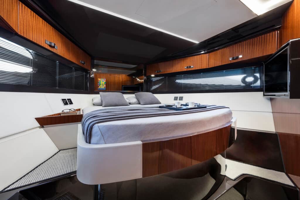 Riva 56 Rivale Hard Top Cabin 01