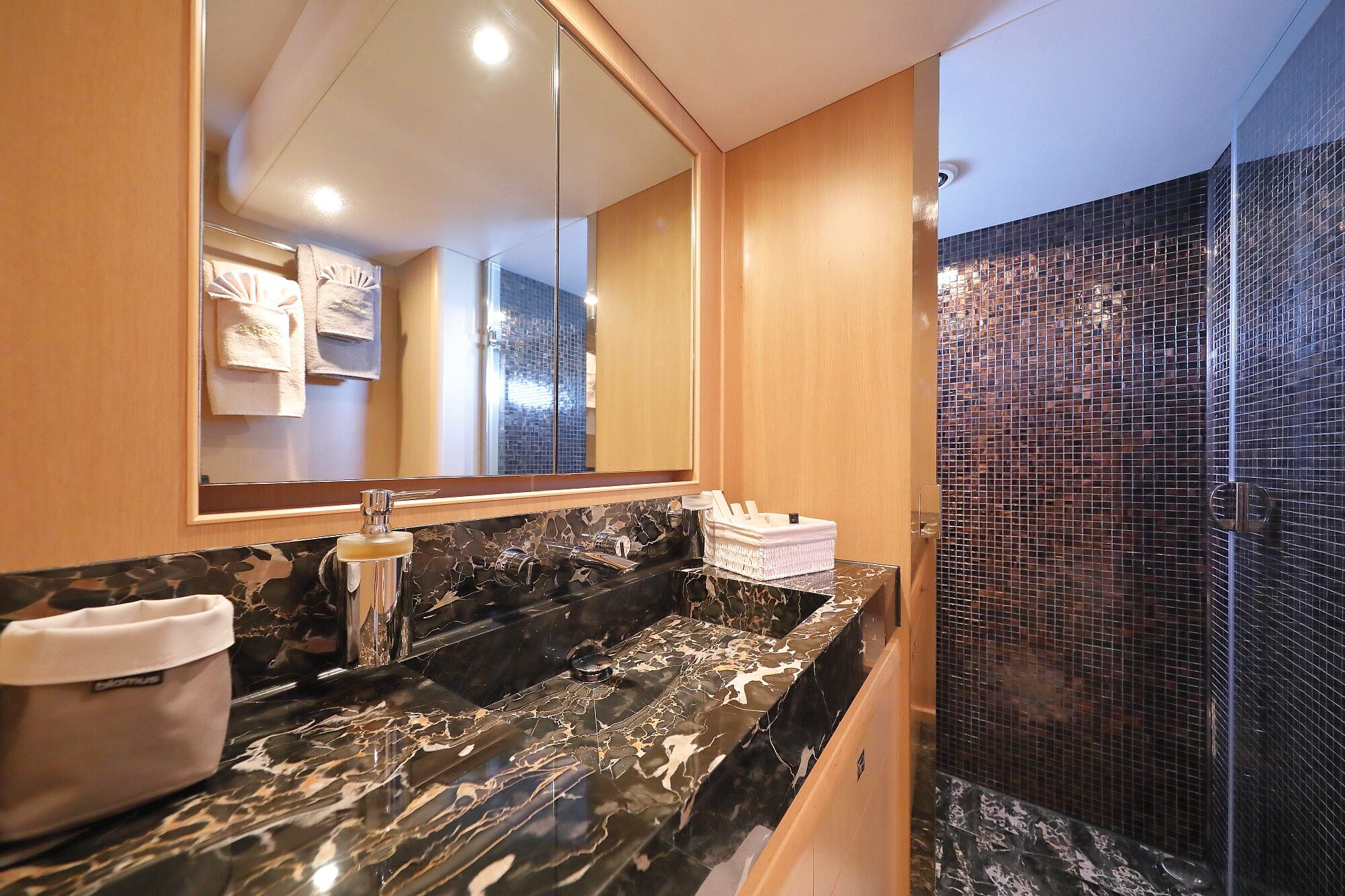Insieme Double cabin ensuite