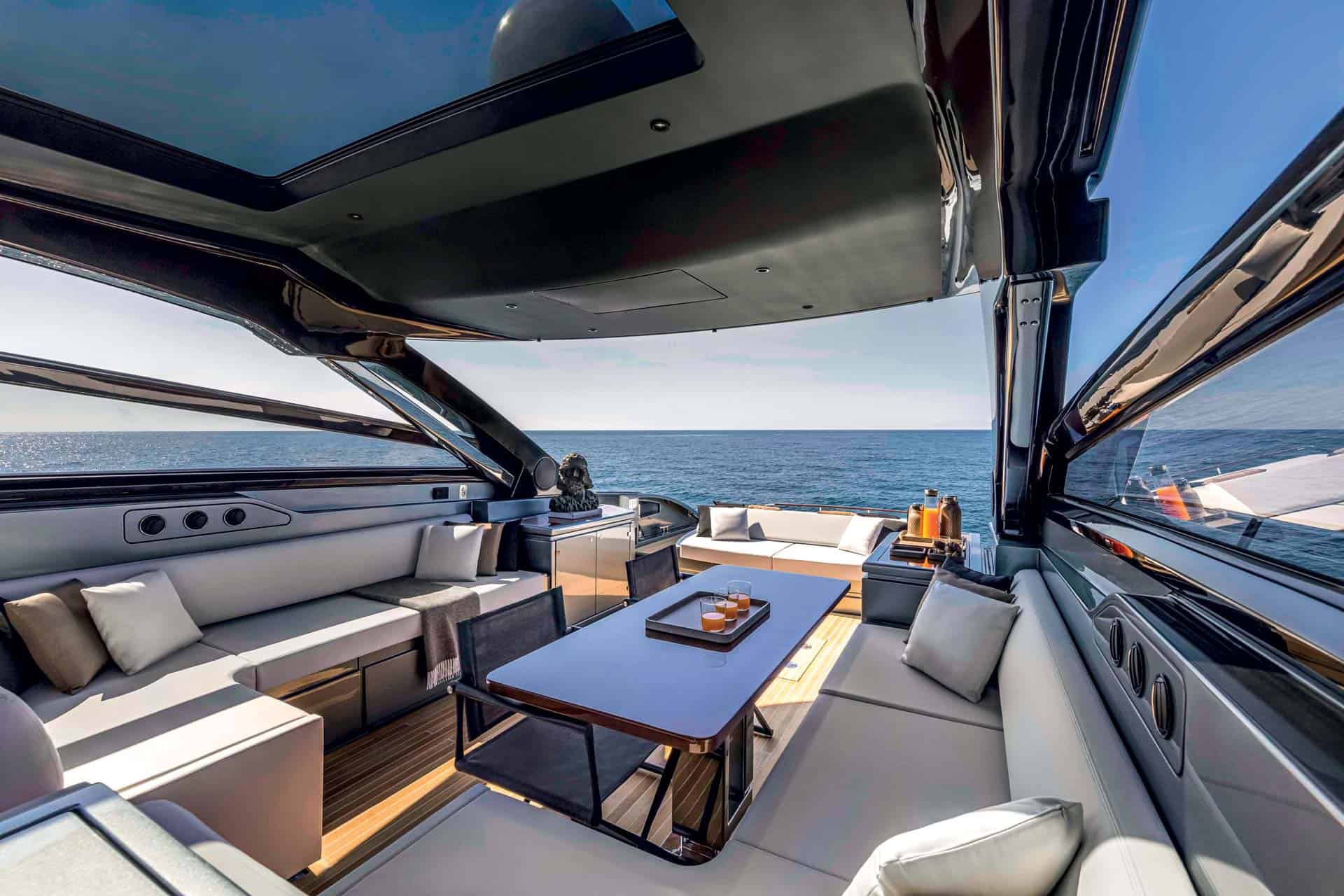 Riva 68 Diable bridge deck