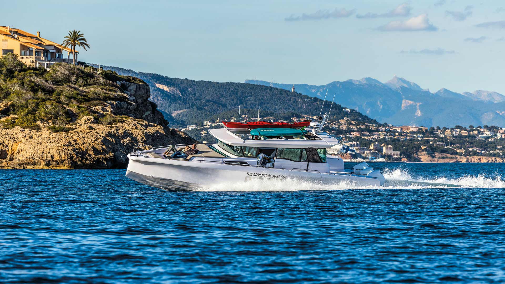 Axopar 45 XC Cross Cabin