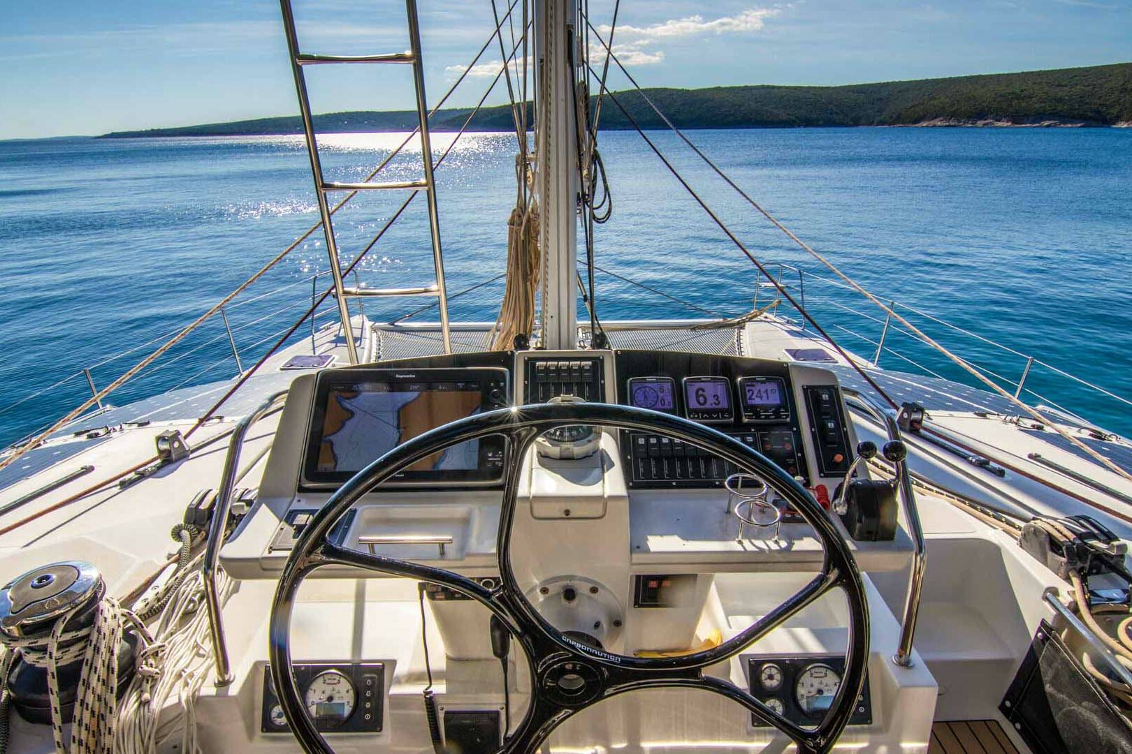 Lagoon 560 S2 flybridge