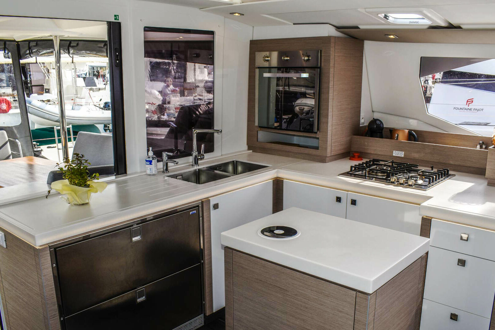 Saona 47 kitchen
