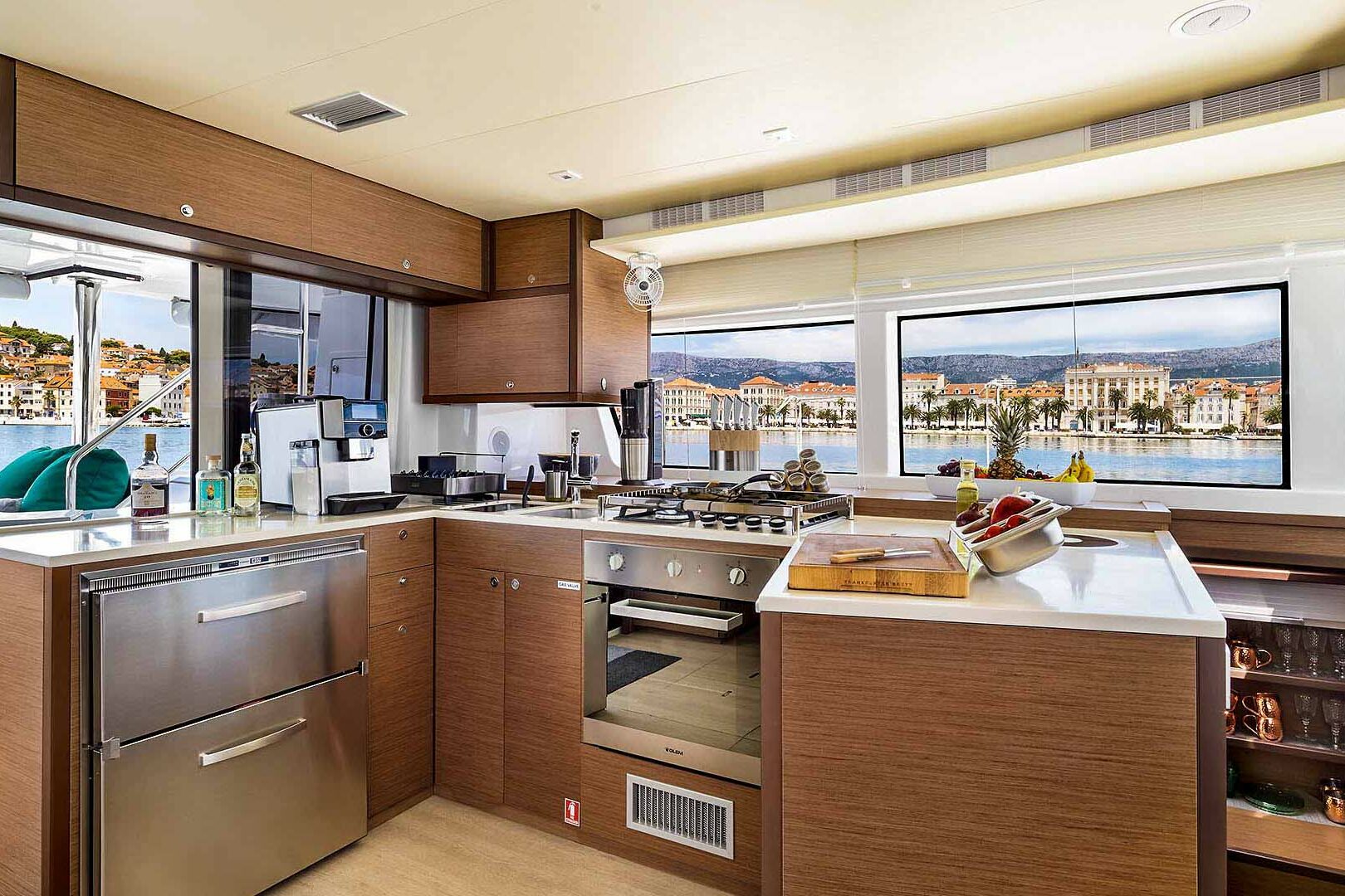 Lagoon 52 F kitchen