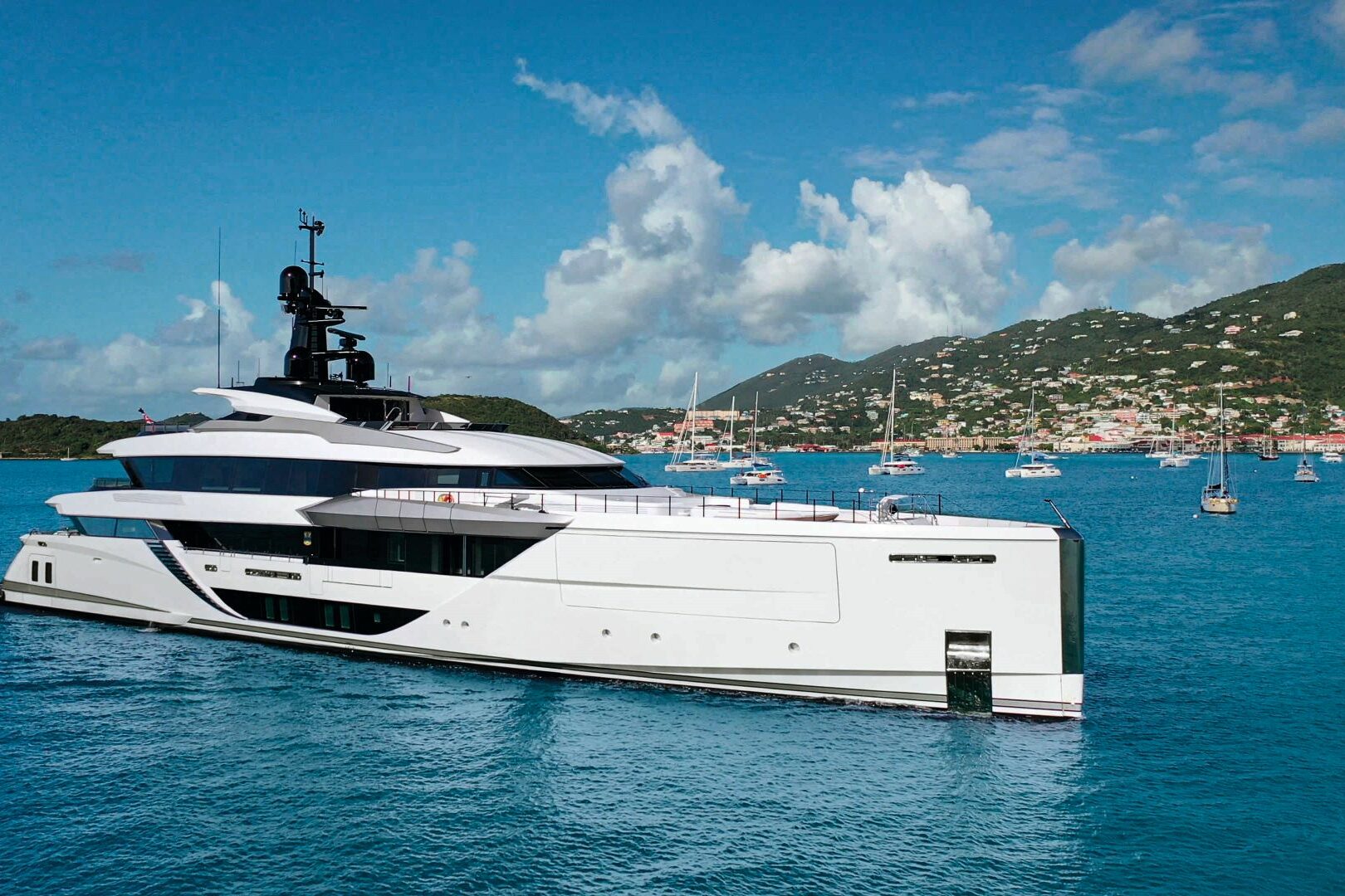 CRN MY 141 superyacht