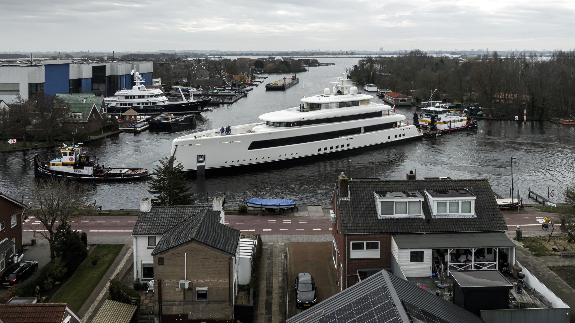 Superyacht Feadship project 823