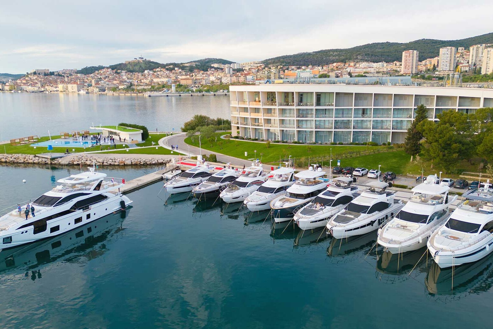 Splendid yachting