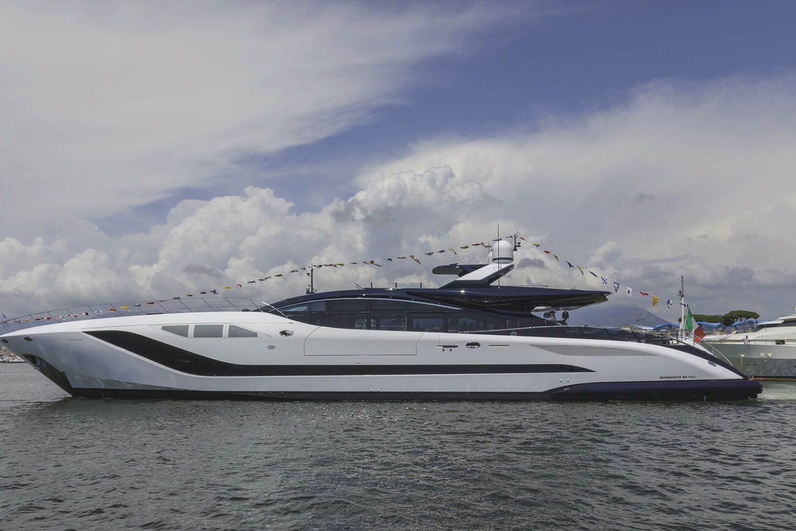 Mangusta 165 REV launched