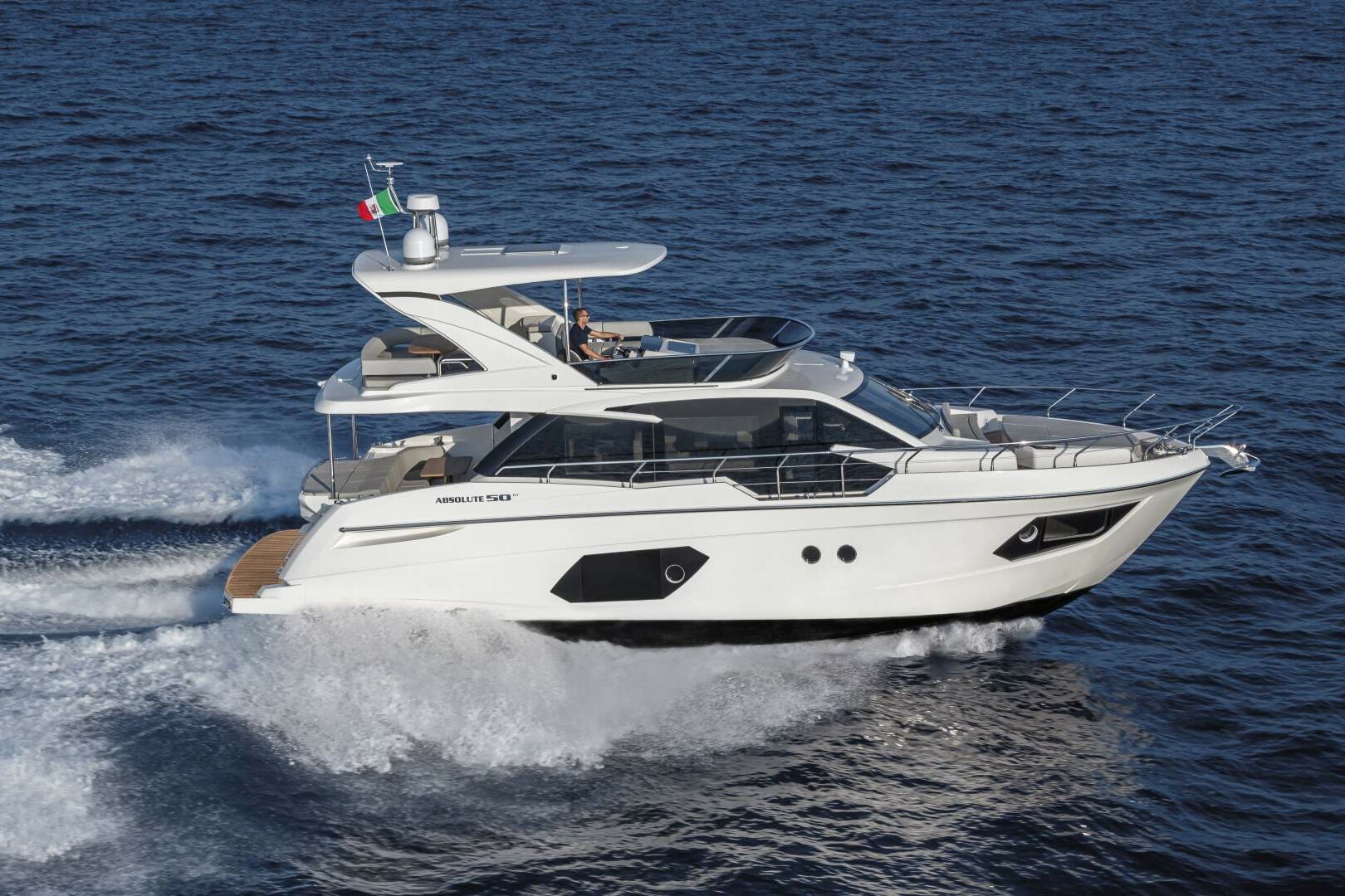 Absolute 50 Fly motor yacht