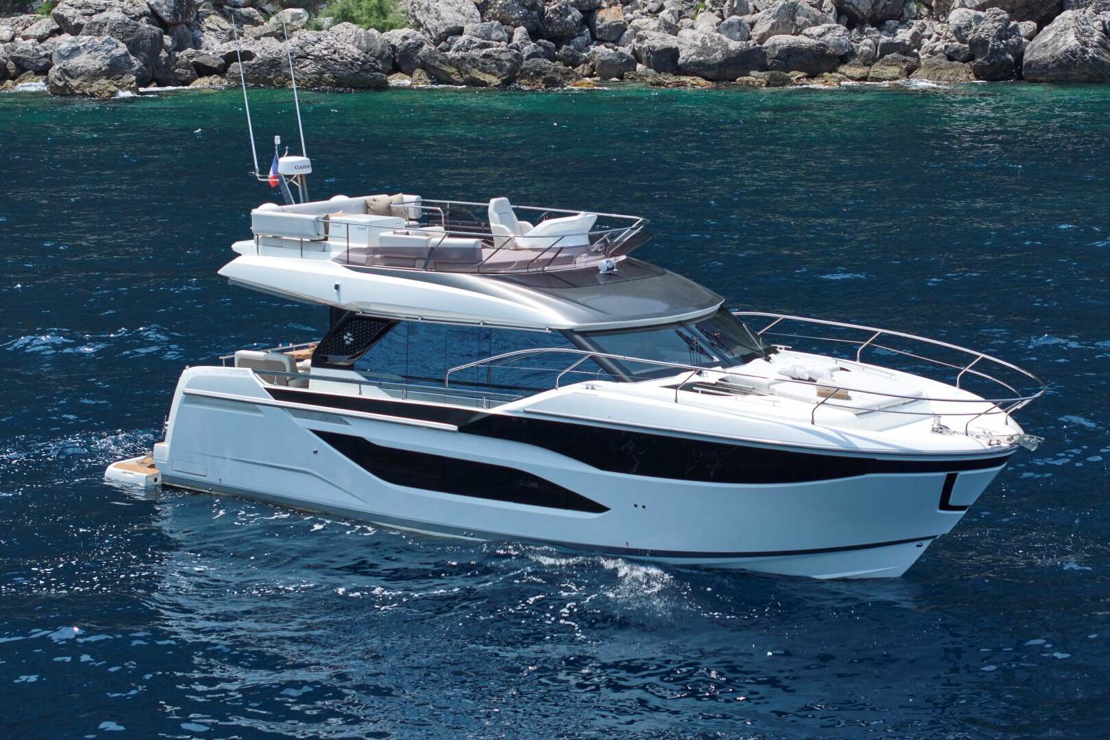 Prestige Yachts F4