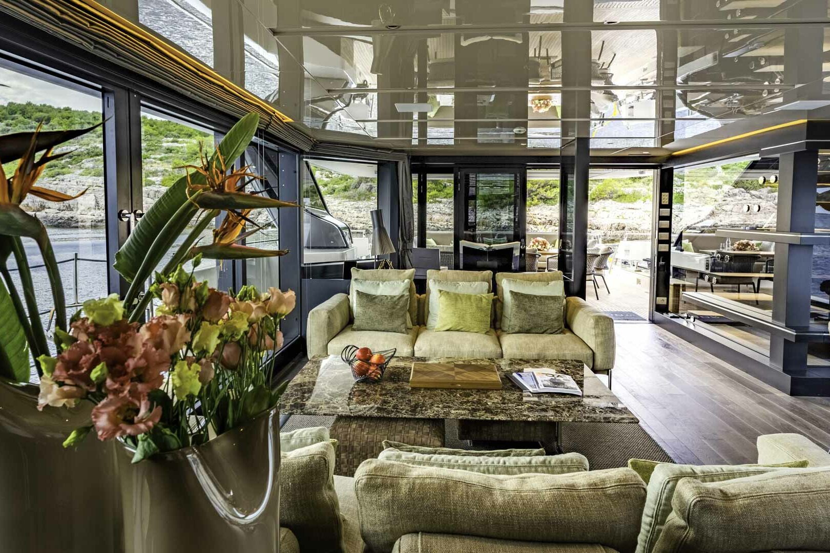 Noor II salon view
