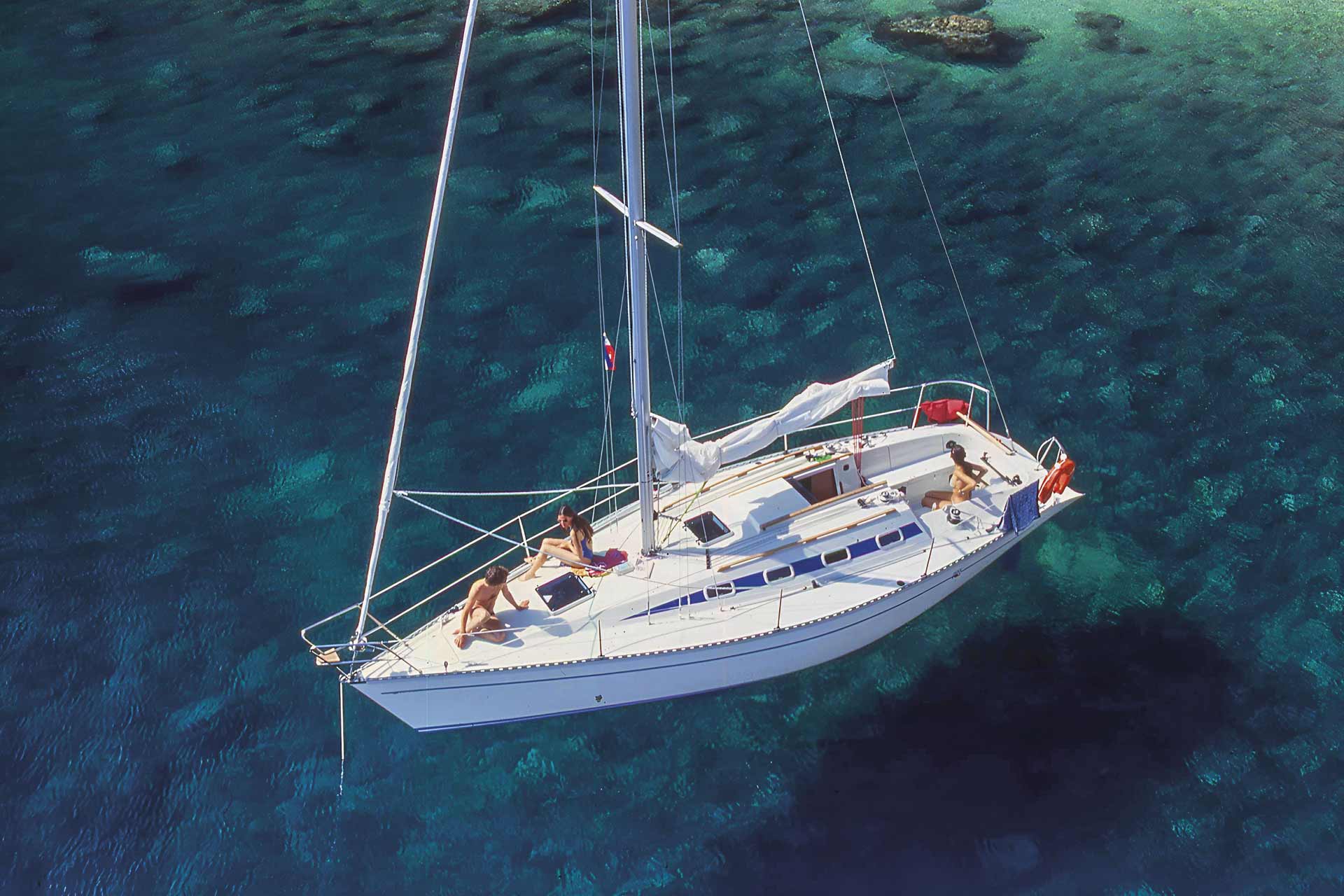 elan 31 at anchor