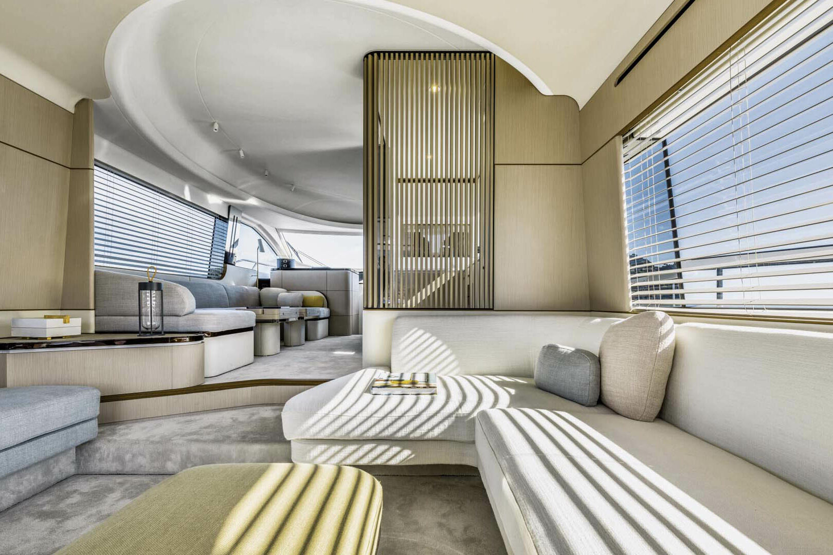 Luxury yacht Azimut 68 Fly inside lounging area