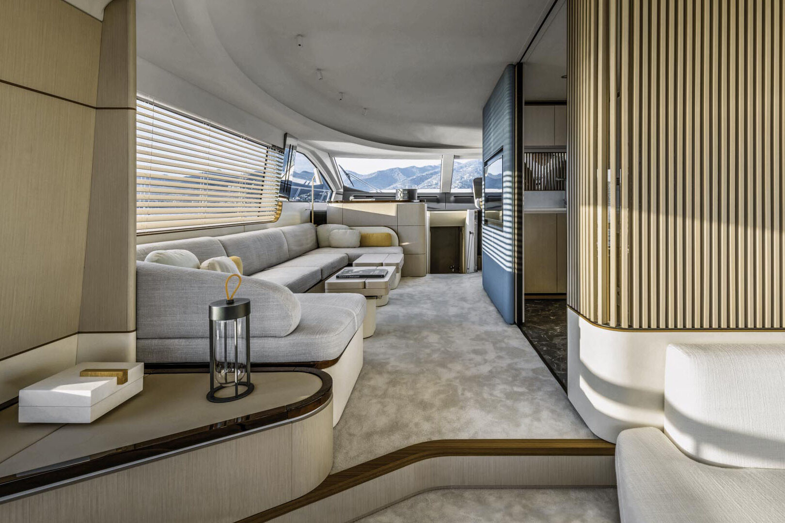 Azimut 68 Fly salon lounging area
